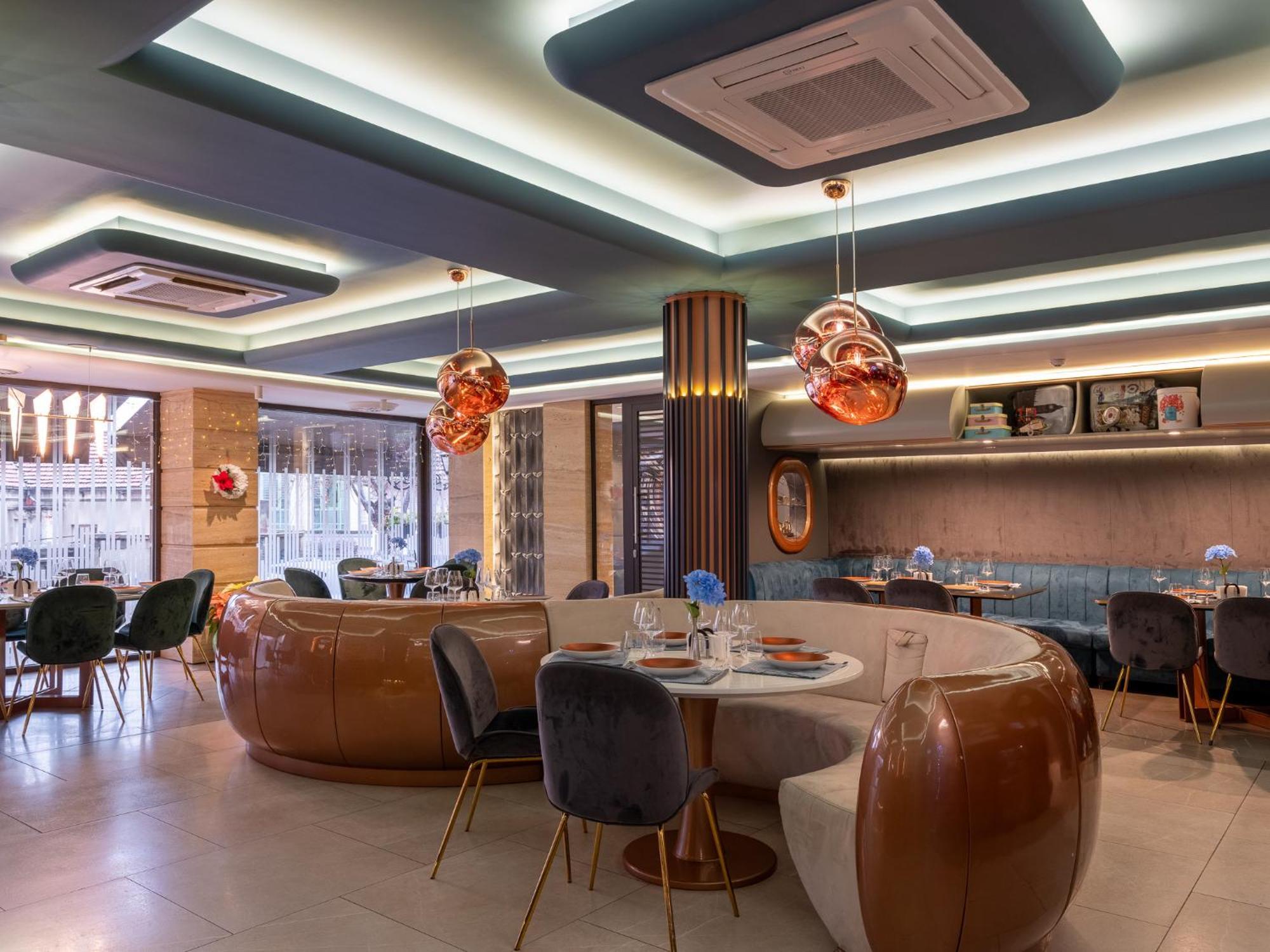Hotel Concorde Veliko Tărnovo Exteriör bild