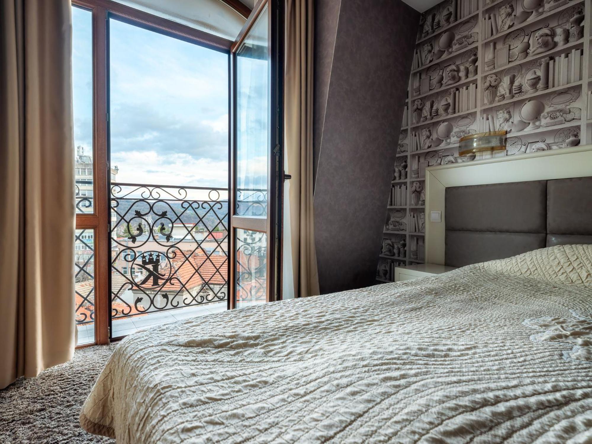 Hotel Concorde Veliko Tărnovo Exteriör bild