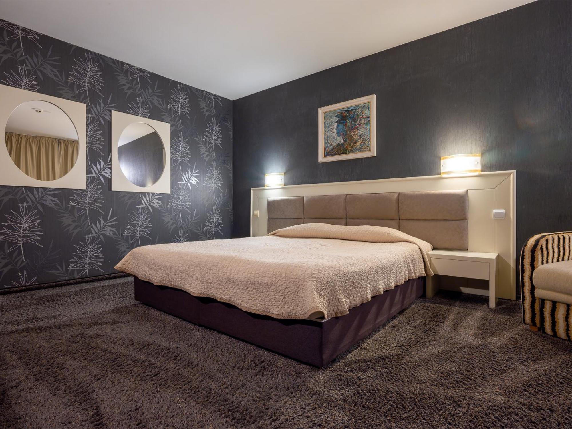 Hotel Concorde Veliko Tărnovo Exteriör bild