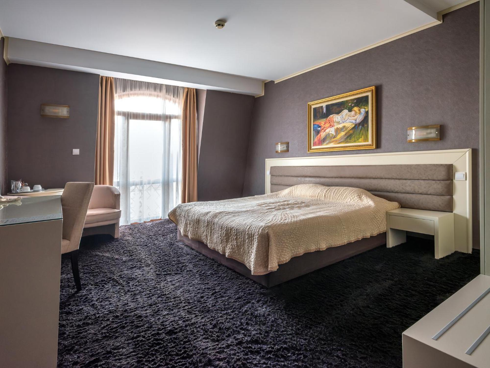Hotel Concorde Veliko Tărnovo Exteriör bild