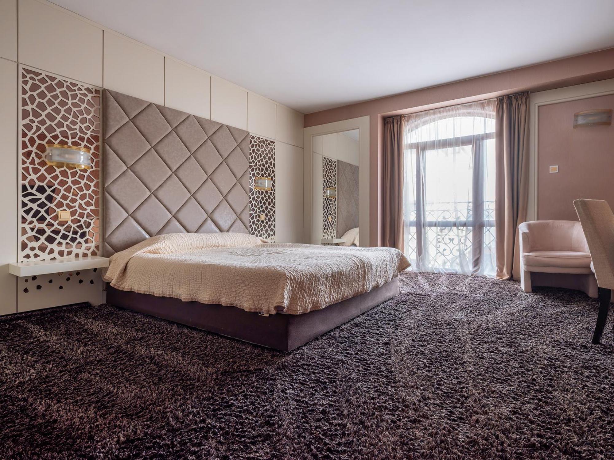 Hotel Concorde Veliko Tărnovo Exteriör bild
